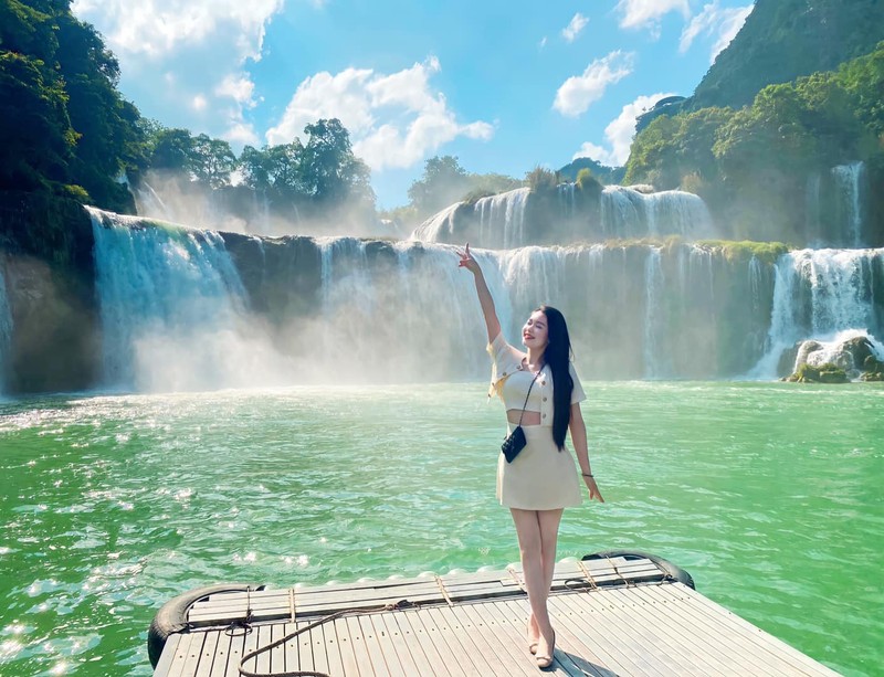 Di dau choi vua dep vua tranh &ldquo;bien nguoi&rdquo; dip le 30/4?-Hinh-5