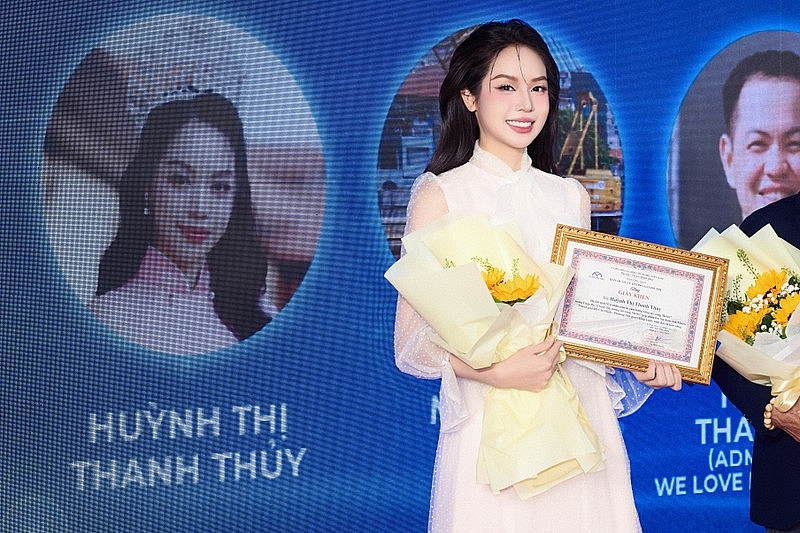 &apos;Nữ hoàng nội y&apos; Ngọc Trinh chuẩn bị làm mẹ?