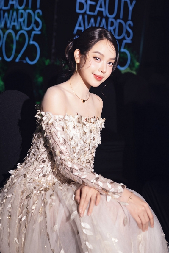&apos;Nữ hoàng nội y&apos; Ngọc Trinh chuẩn bị làm mẹ?