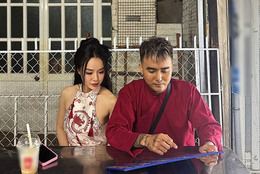 Vợ cũ Hoài Lâm tình tứ bên Đạt G ở Đà Lạt