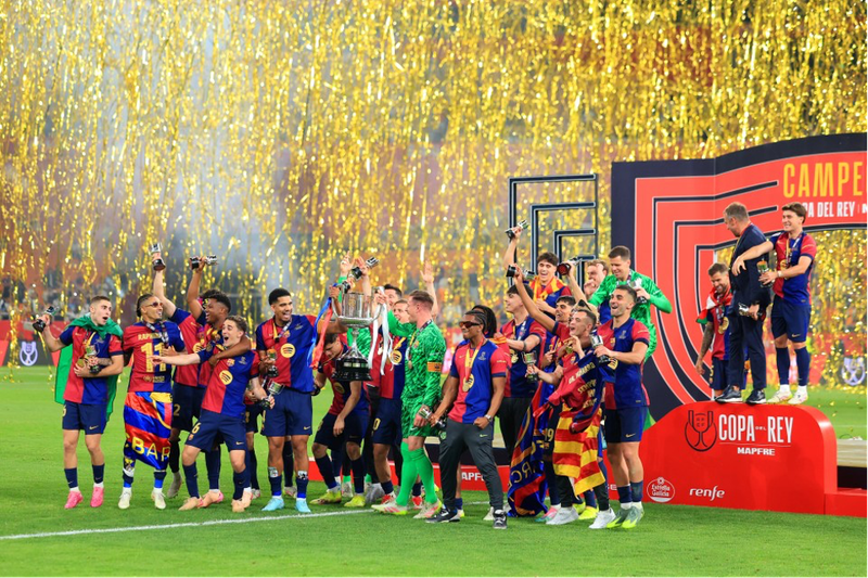Barcelona ăn mừng cuồng nhiệt danh hiệu Cup Nhà vua thứ 32