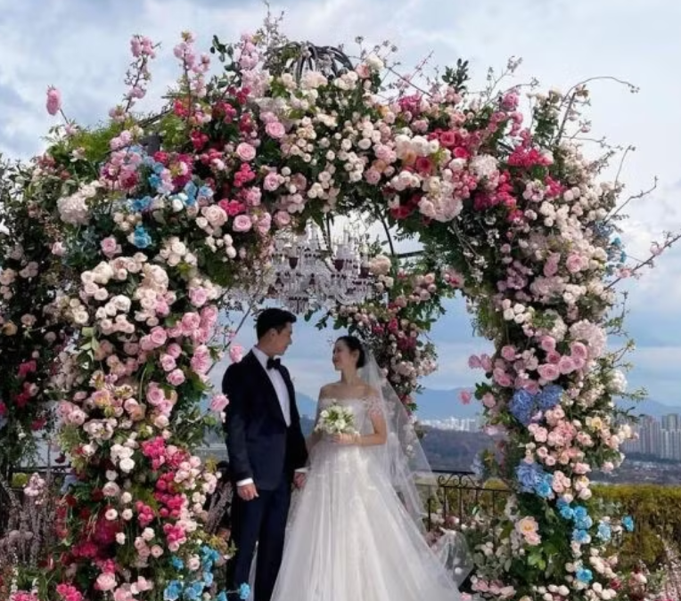 Tan chảy trước ảnh cưới chưa từng công bố của Son Ye Jin - Hyun Bin Tan chảy trước ảnh cưới chưa từng công bố của Son Ye Jin - Hyun Bin