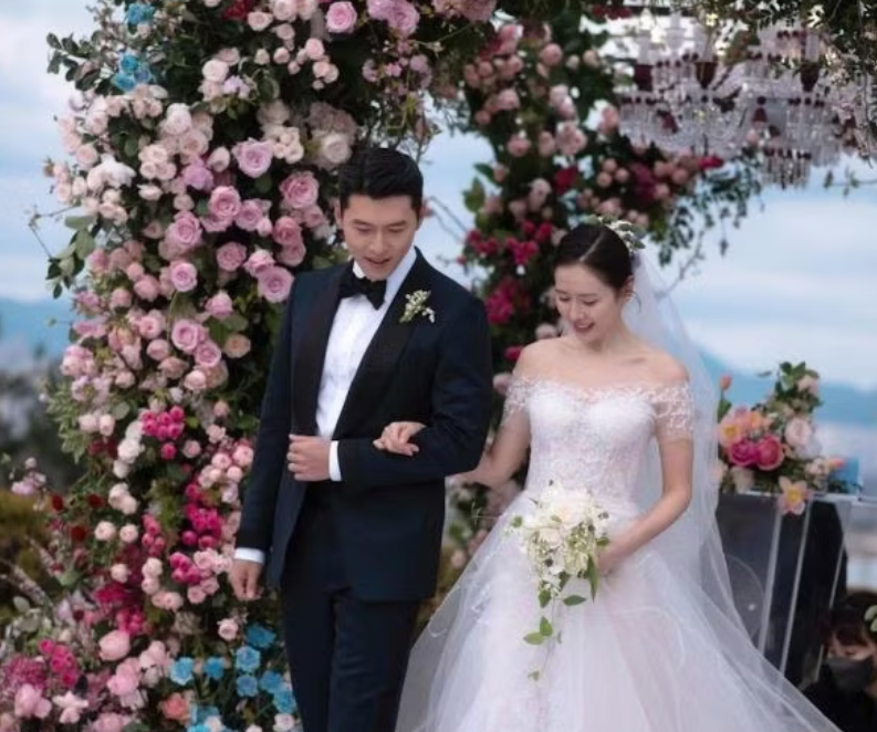 Tan chảy trước ảnh cưới chưa từng công bố của Son Ye Jin - Hyun Bin Tan chảy trước ảnh cưới chưa từng công bố của Son Ye Jin - Hyun Bin