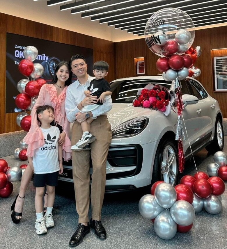 Cuộc sống viên mãn của ca nương Kiều Anh sau 12 năm gắn bó với ông xã Văn Quỳnh