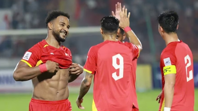 Việt Nam và Thái Lan giúp bóng đá Đông Nam Á làm nên điều hiếm thấy