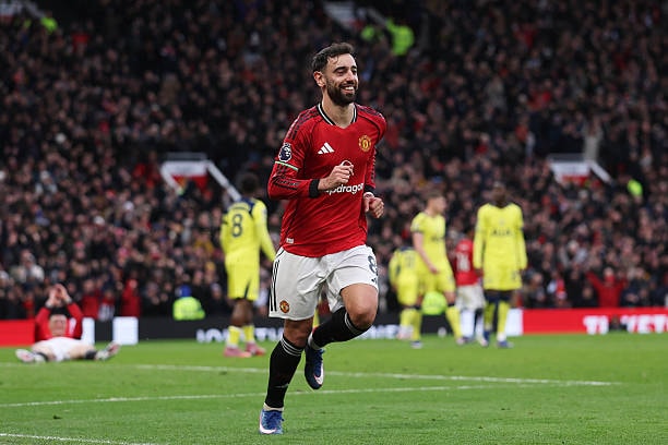 Manchester United nín thở chờ quyết định tương lai của nhạc trưởng Bruno Fernandes Manchester United nín thở chờ quyết định tương lai của nhạc trưởng Bruno Fernandes