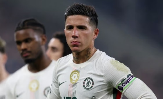 Chelsea kỷ luật nội bộ Enzo Fernandez: Giới hạn cuối cùng tại Stamford Bridge
