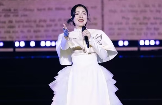 Cấm hát nhép, thị trường đang quay về giá trị thật của giọng hát Cấm hát nhép, thị trường đang quay về giá trị thật của giọng hát