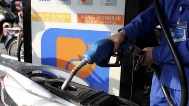 Đã nhập khẩu thêm 3,2 triệu m³ xăng dầu, đủ cung ứng đến hết tháng 4/2026