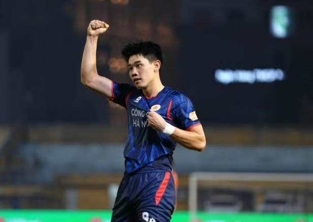 HLV Polking khen Đình Bắc, tiết lộ chấn thương của Quang Hải HLV Polking khen Đình Bắc, tiết lộ chấn thương của Quang Hải