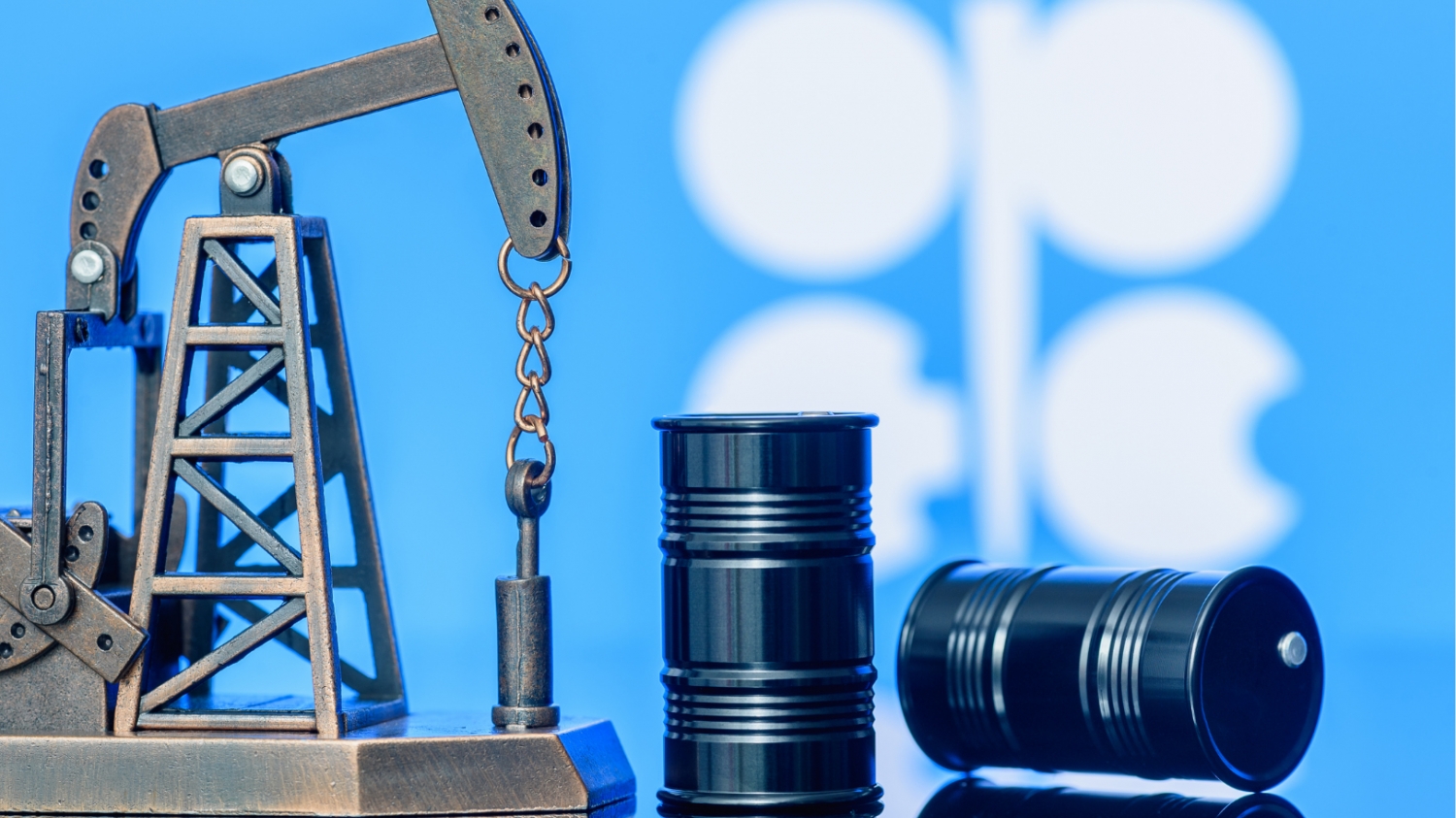 OPEC+ nhất trí tăng sản lượng thêm hơn 200.000 thùng/ngày