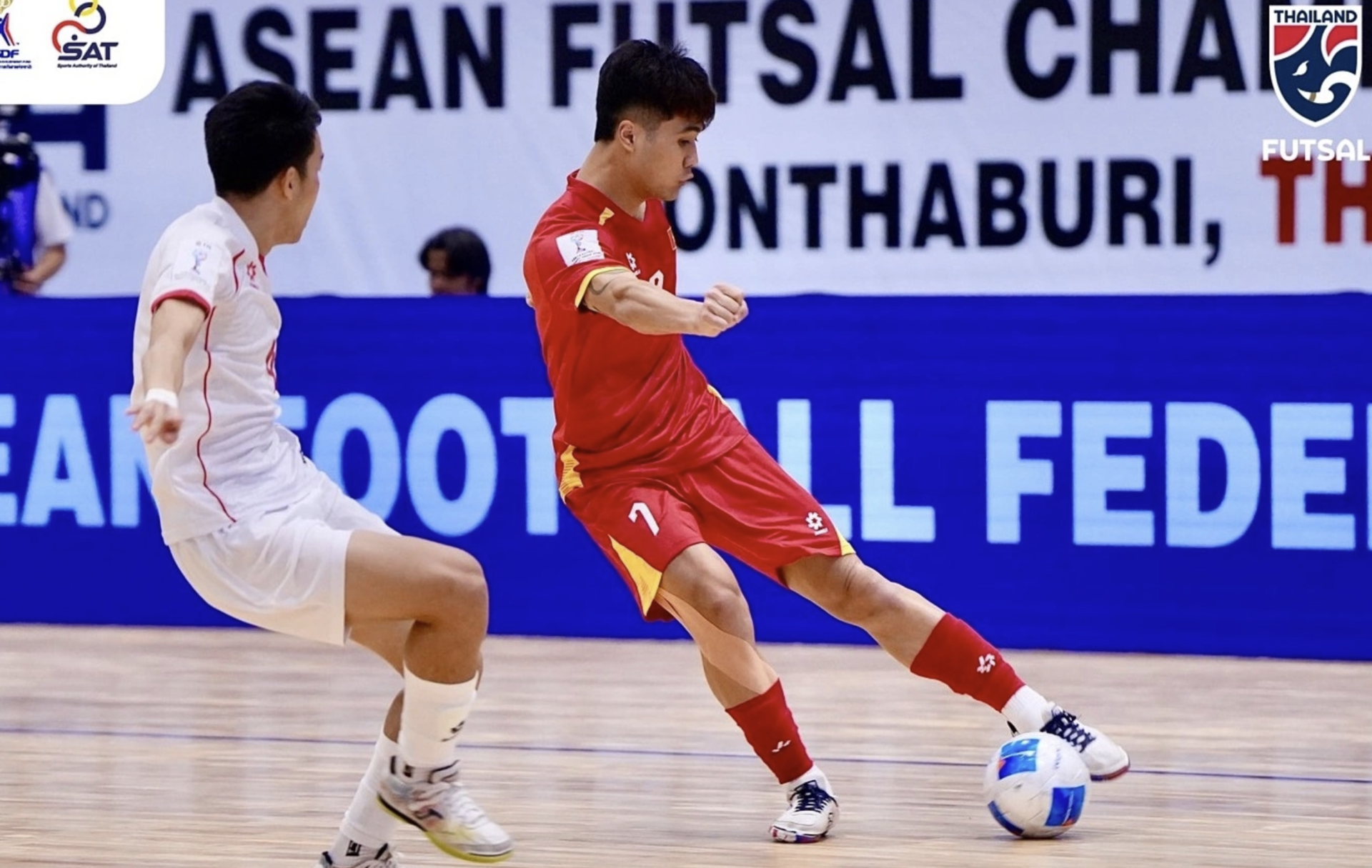 Đội tuyển futsal Việt Nam thắng đậm ngày ra quân