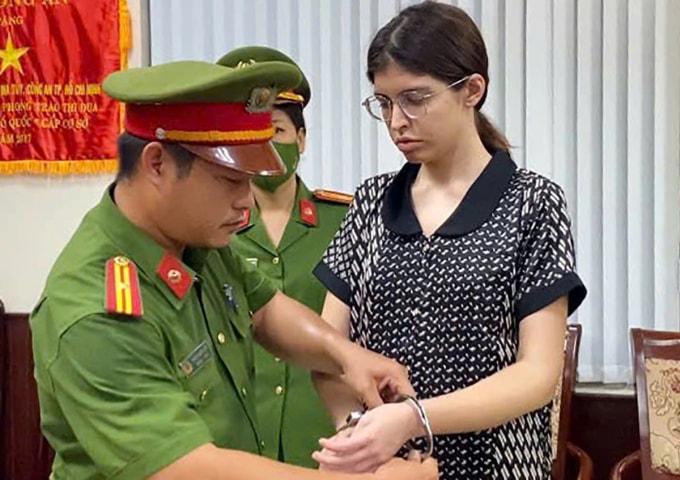 Người mẫu Andrea Aybar và ca sĩ Chi Dân bị truy tố trong đường dây ma túy VN10 Người mẫu Andrea Aybar và ca sĩ Chi Dân bị truy tố trong đường dây ma túy VN10