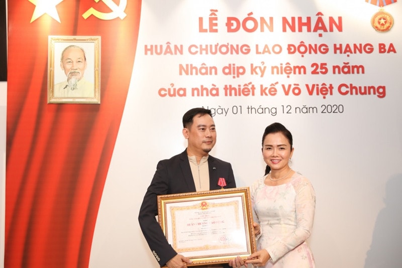 NSND Trung Hiếu, Xuân Bắc và đạo diễn phim 714 tỷ nhận Huân chương Lao động