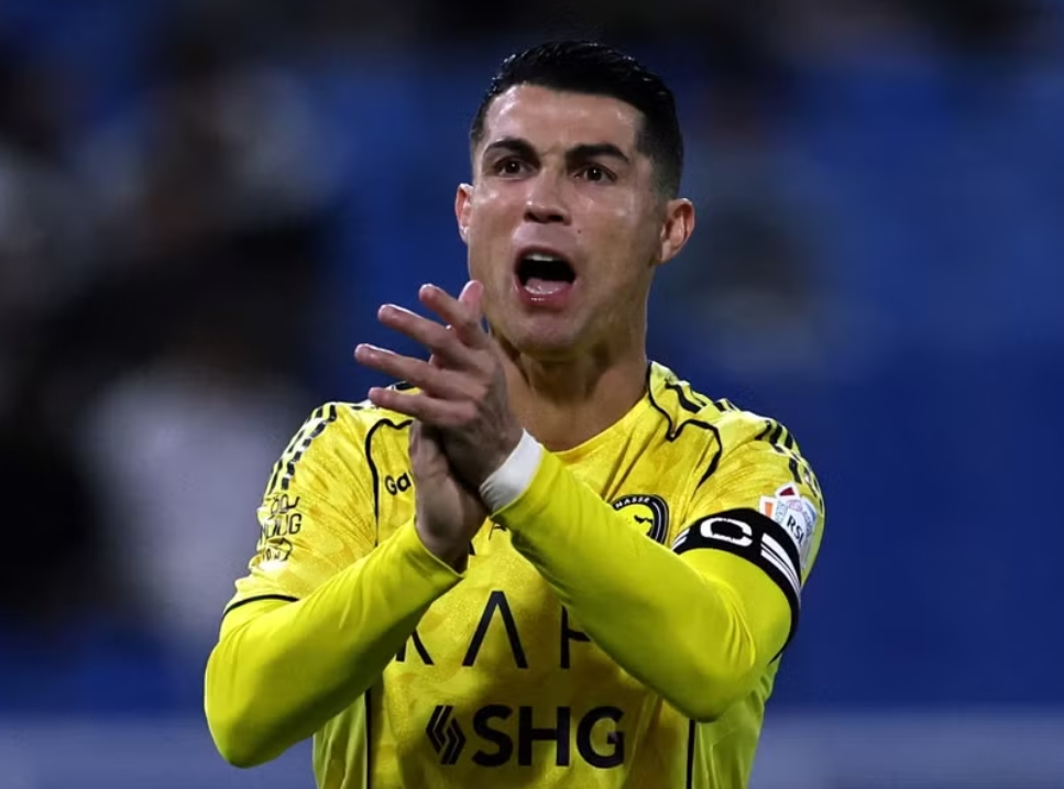 Ronaldo được trả 6 bàn thắng, Ả Rập Xê-út điều tra ‘trọng tài thiên vị Al Nassr’ Ronaldo được trả 6 bàn thắng, Ả Rập Xê-út điều tra ‘trọng tài thiên vị Al Nassr’