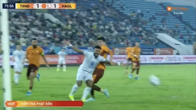 Xuân Son mất oan phạt đền