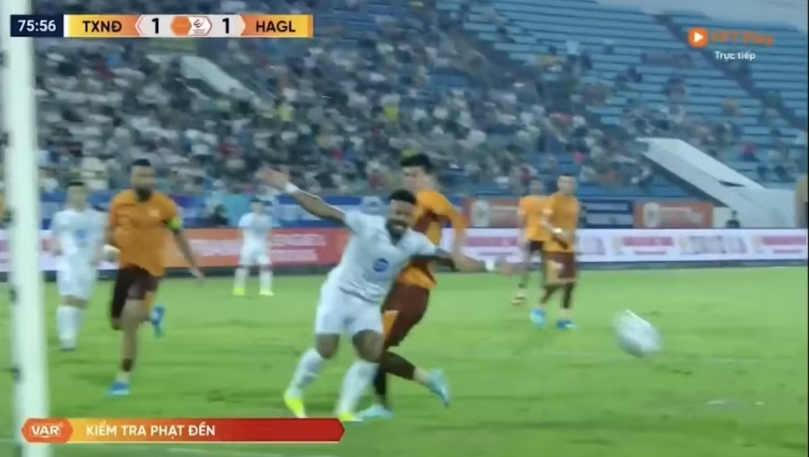 Xuân Son mất oan phạt đền Xuân Son mất oan phạt đền