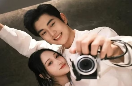 Từ chuyện Kim Sa, vì sao tình yêu lệch tuổi trong showbiz gây tranh luận?