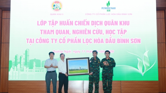 NMLD Dung Quất - Điểm sáng công nghiệp và bảo đảm an ninh quốc phòng