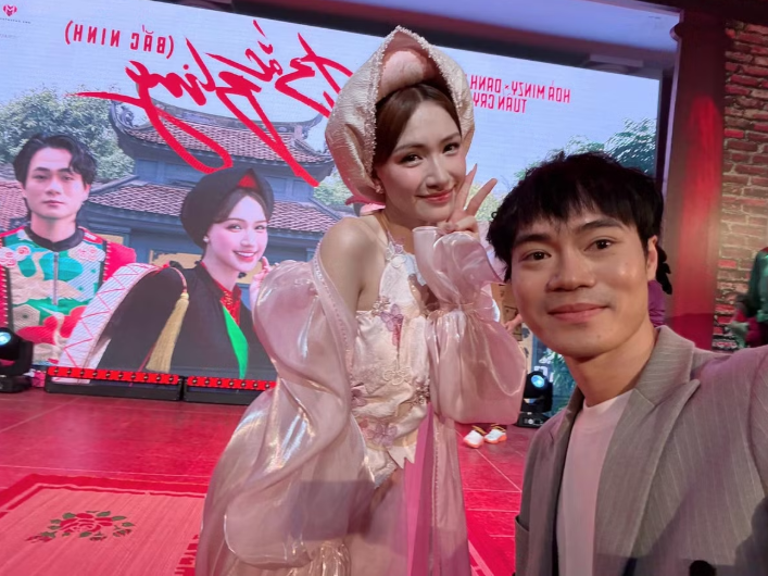 Tình bạn đáng ngưỡng mộ giữa Văn Toàn - Hòa Minzy