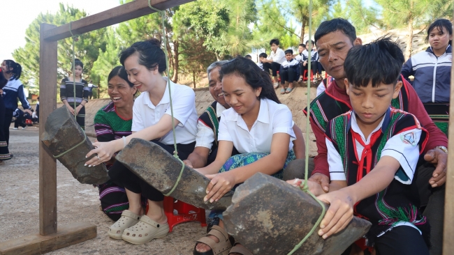 Những người giữ hồn đàn đá ở bon Ðiêng Ðu