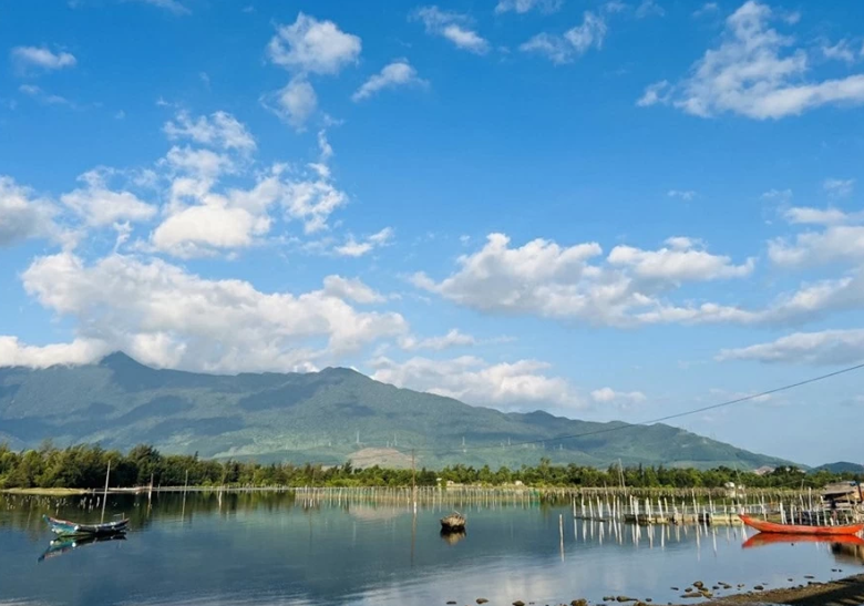 Đầm Lập An - "Tuyệt tình cốc" của xứ Huế mộng mơ