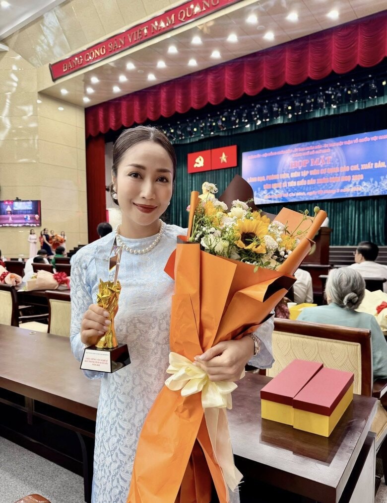 NSƯT Ốc Thanh Vân trải lòng về áp lực tâm lý tại Úc và hành trình trở lại Việt Nam NSƯT Ốc Thanh Vân trải lòng về áp lực tâm lý tại Úc và hành trình trở lại Việt Nam