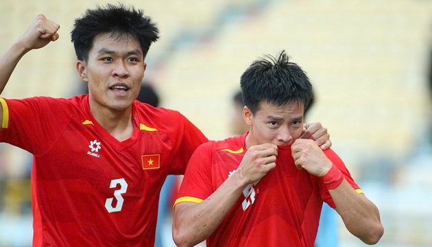 Hàng phòng ngự tuyển Việt Nam: Cuộc chuyển giao thế hệ đầy hứa hẹn Hàng phòng ngự tuyển Việt Nam: Cuộc chuyển giao thế hệ đầy hứa hẹn