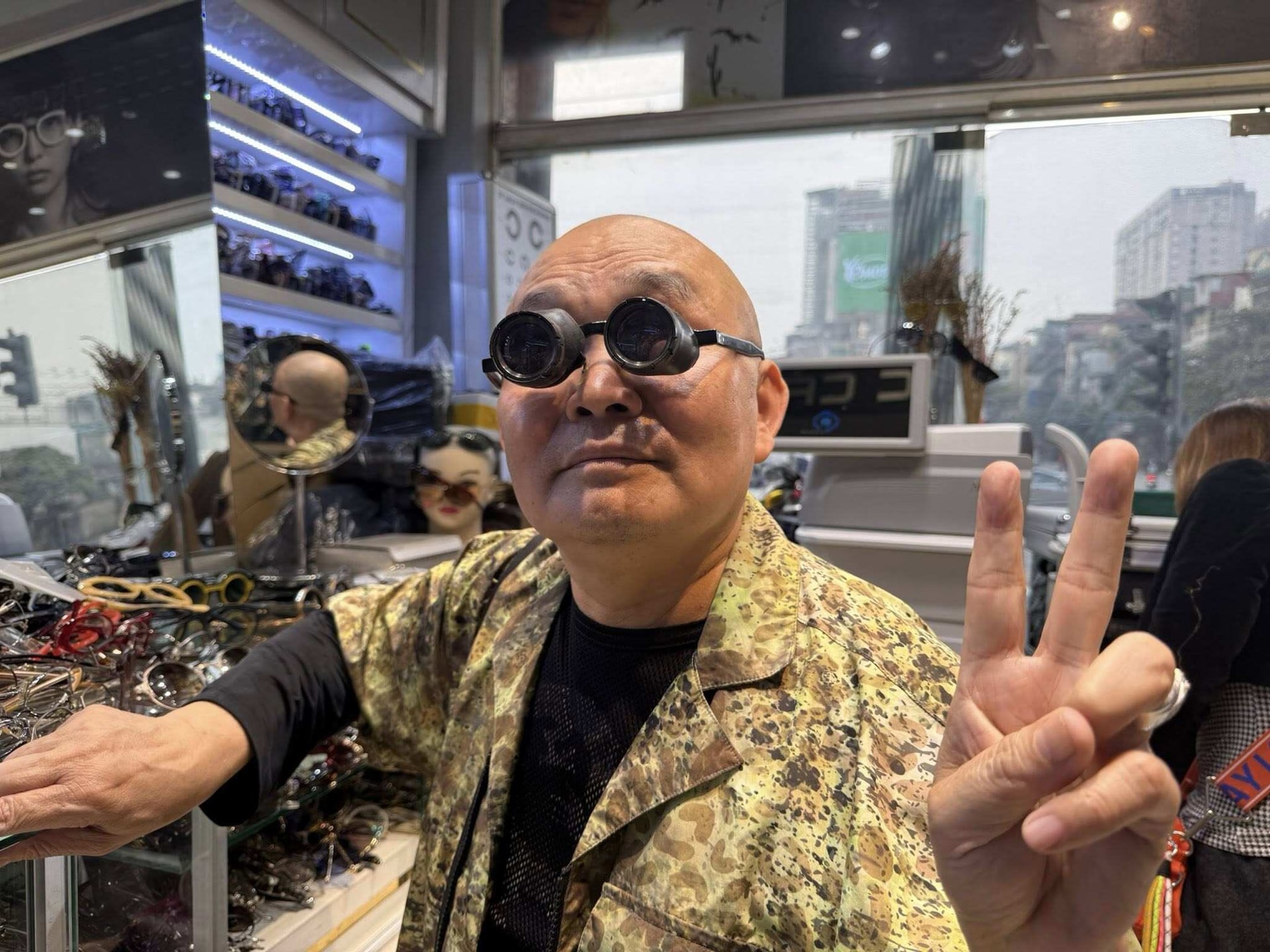 NSƯT Xuân Hinh chia sẻ triết lý "lựa nhau mà sống" để giữ lửa hôn nhân