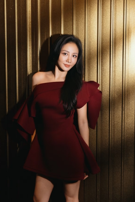 Văn Mai Hương thăng hạng nhan sắc sau giảm cân