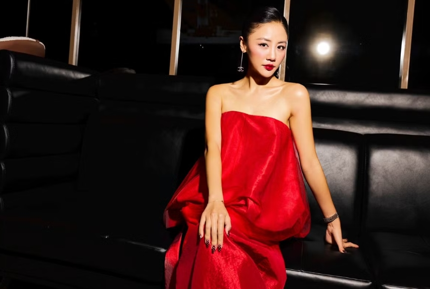 Văn Mai Hương thăng hạng nhan sắc sau giảm cân