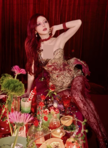 Liz Kim Cương gây chú ý với thời trang quyến rũ