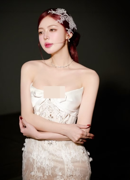 Liz Kim Cương gây chú ý với thời trang quyến rũ