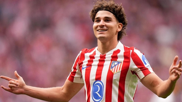 Barcelona chi 100 triệu euro cho Julian Alvarez, PSG đàm phán mua Gabriel Martinelli