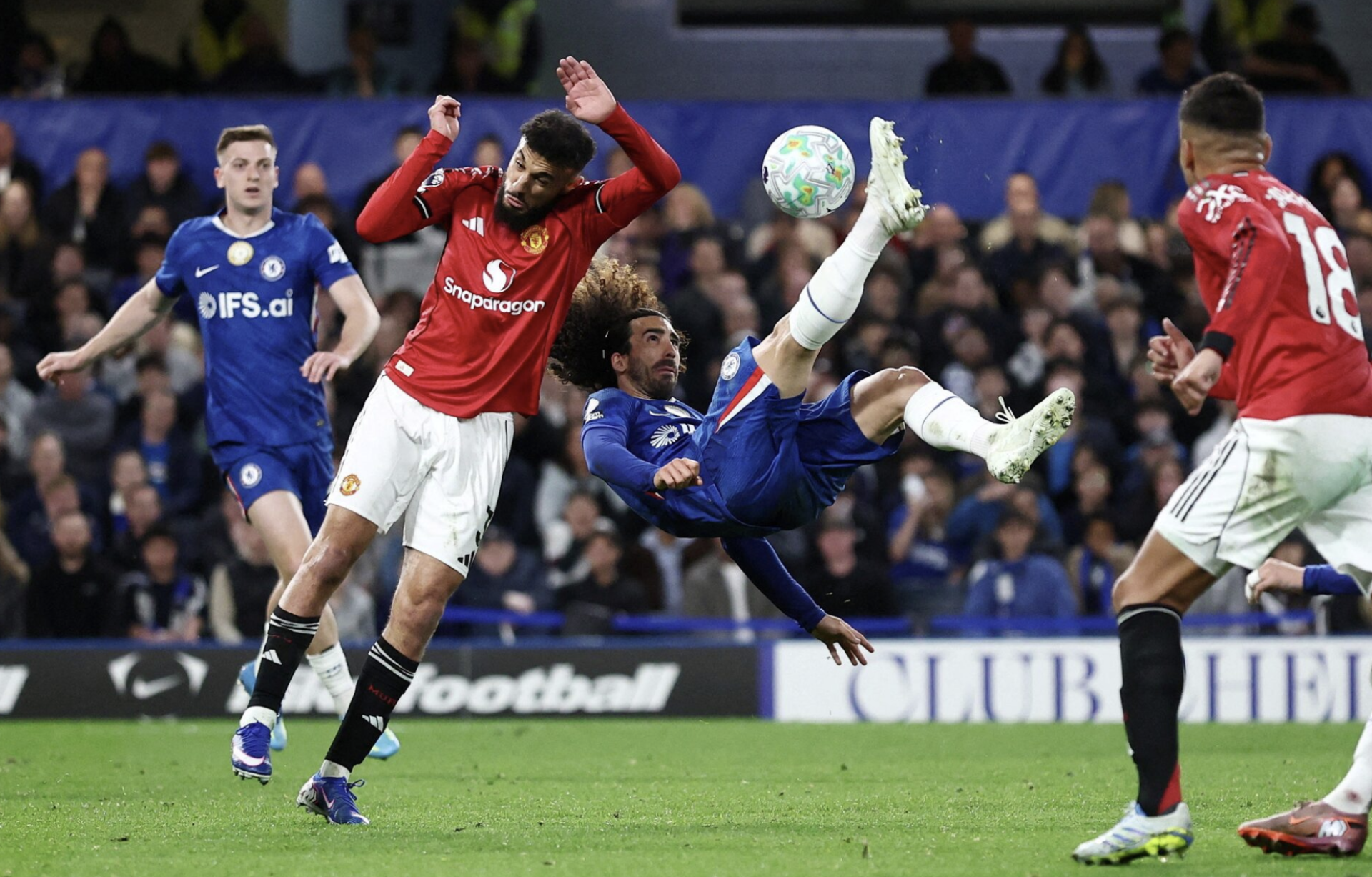 6 điểm nhấn đáng chú ý nhất vòng 33 Ngoại hạng Anh