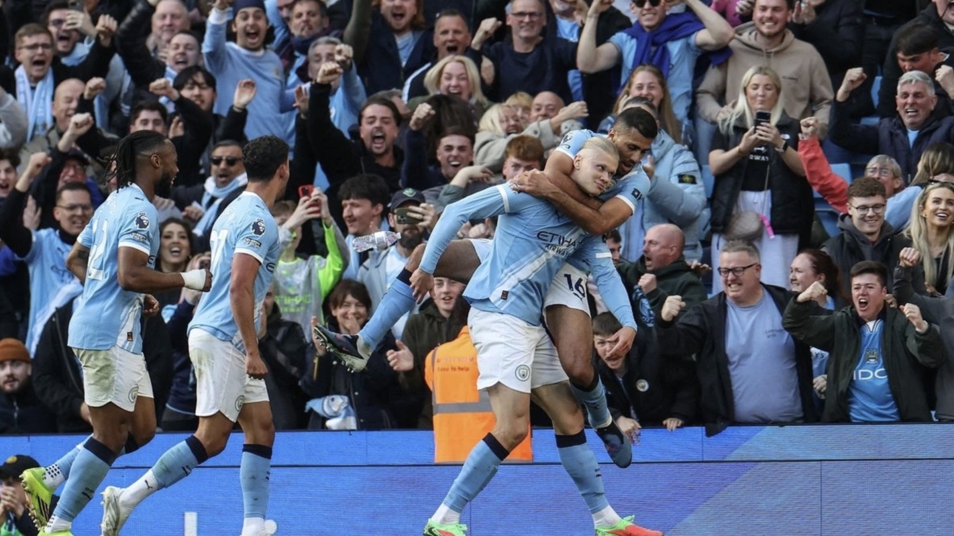 6 điểm nhấn đáng chú ý nhất vòng 33 Ngoại hạng Anh