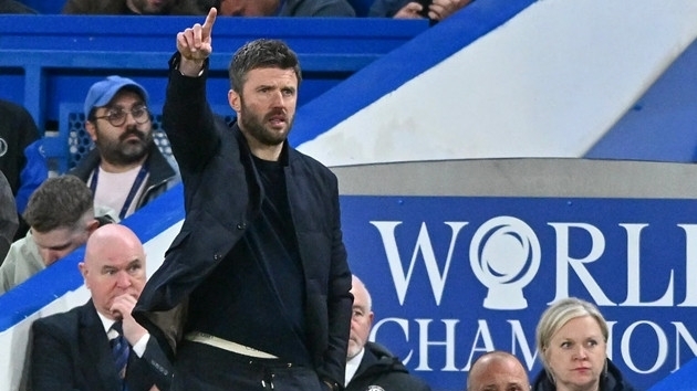 Man Utd rộng cửa dự Champions League sau thất bại 0-3 của Chelsea trước Brighton