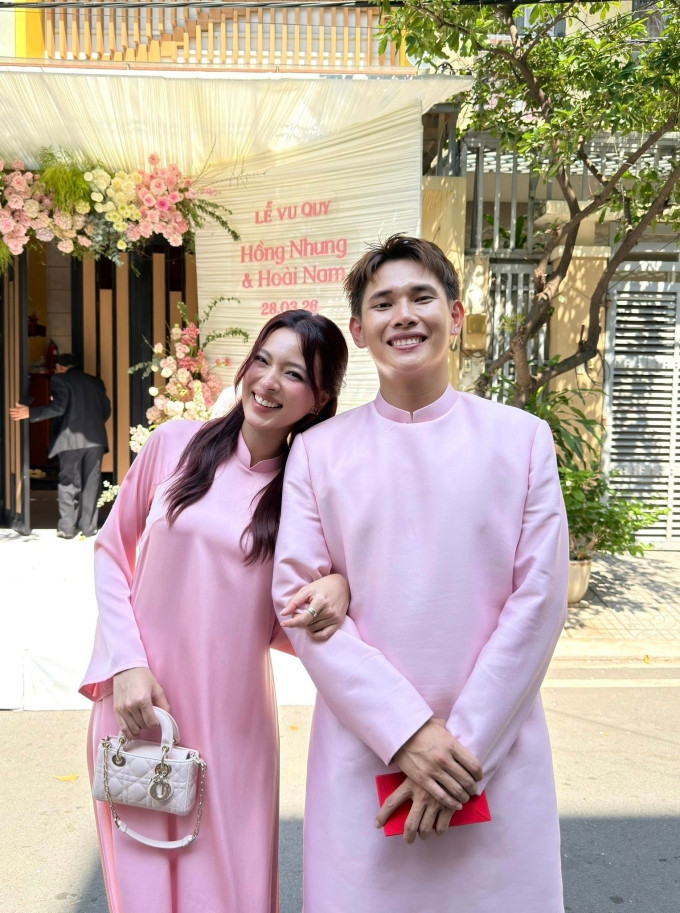 Quán quân The Face Tú Hảo công khai hẹn hò diễn viên Quỳnh Lý sau hơn một năm gắn bó