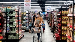 Ẩn sau đà tăng trưởng, bán lẻ Việt đang gồng mình trước áp lực tích tụ