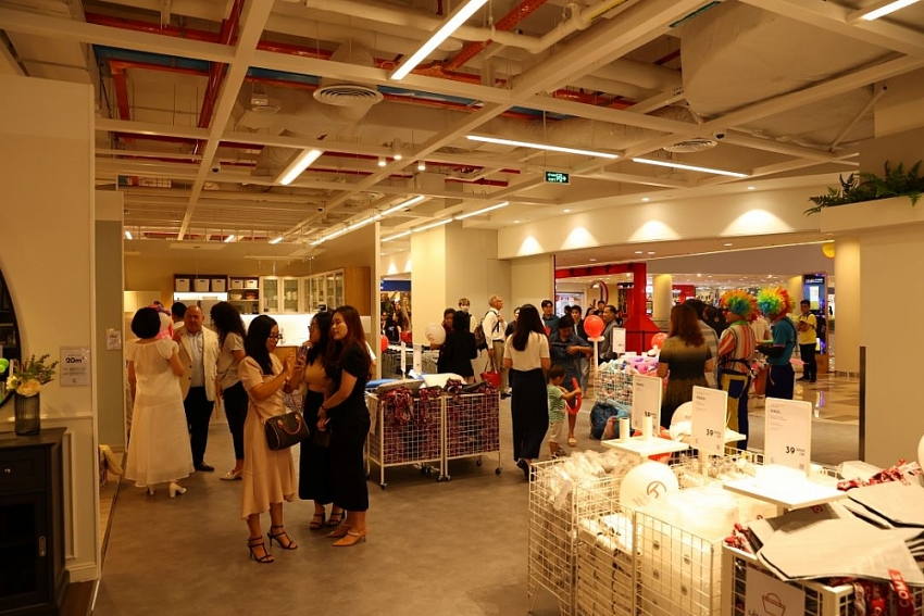 Ẩn sau đà tăng trưởng, bán lẻ Việt đang gồng mình trước áp lực tích tụ