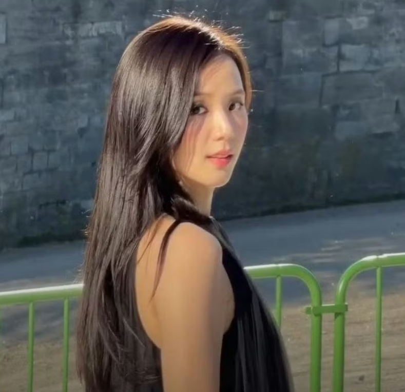 Jisoo (BLACKPINK) ‘từ mặt’ người thân giữa làn sóng tẩy chay?