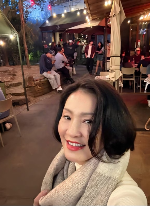 Hồng Đào bình yên sau 6 năm ly hôn Quang Minh