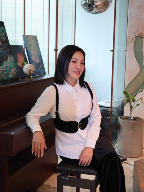 Hồng Đào bình yên sau 6 năm ly hôn Quang Minh