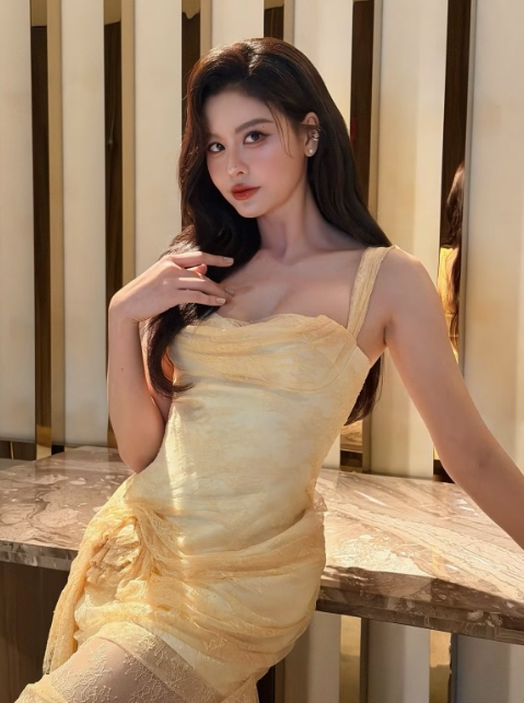 Trương Quỳnh Anh khoe sắc vóc xinh đẹp lấn át dàn mỹ nhân