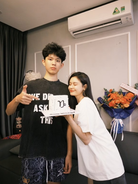 Trương Quỳnh Anh khoe sắc vóc xinh đẹp lấn át dàn mỹ nhân