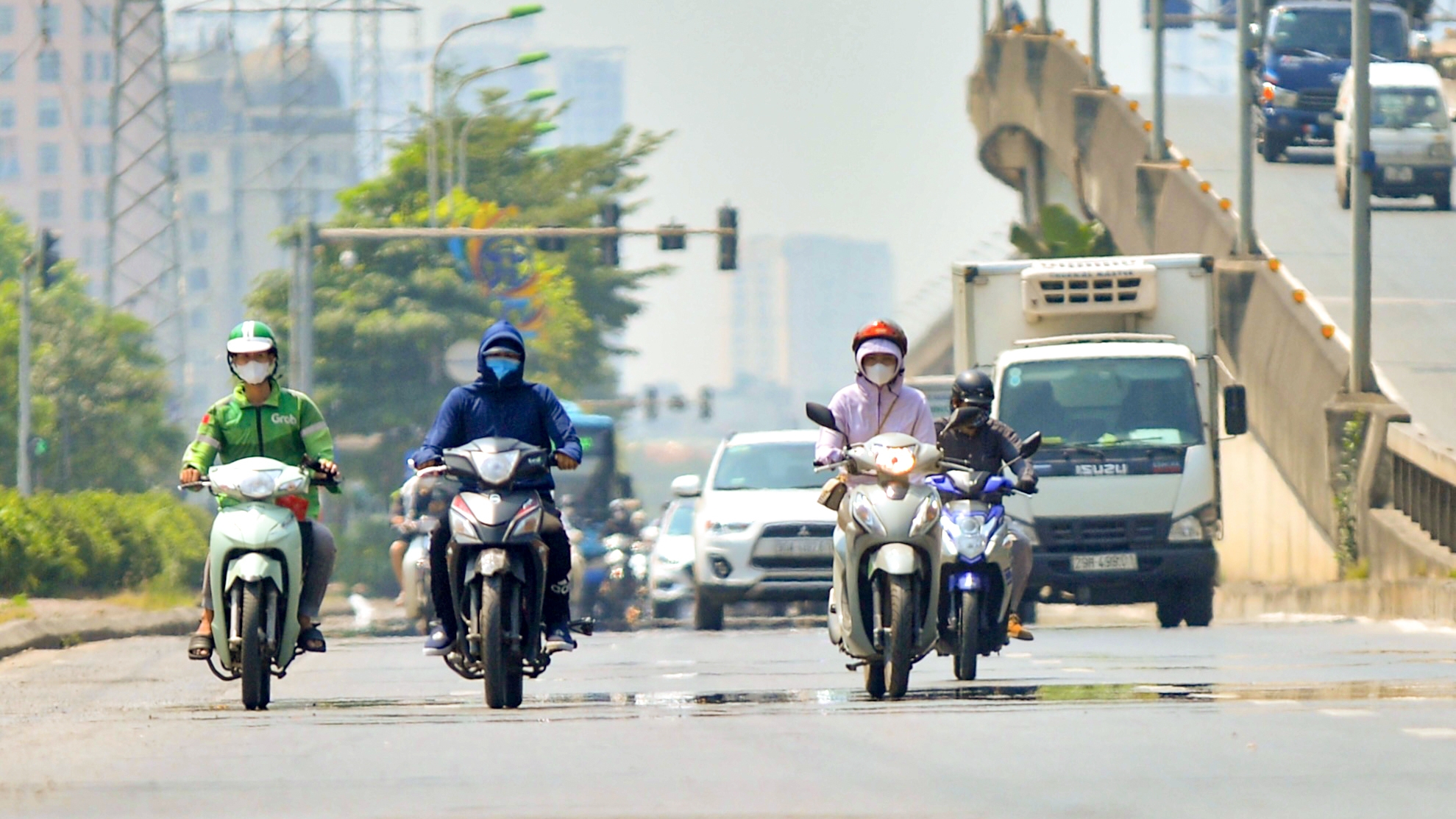 Dự báo thời tiết đêm nay và ngày mai 27/4: Hà Nội và các khu vực trên cả nước