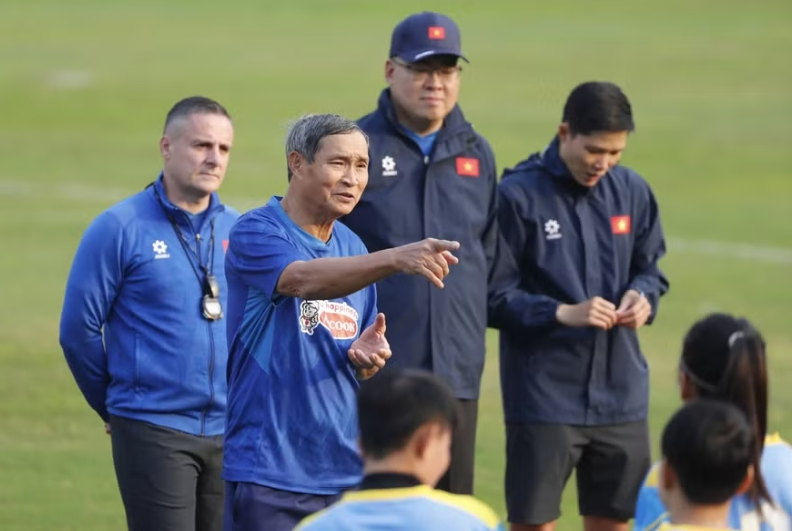 Bài toán chuyển giao ghế huấn luyện đội tuyển nữ Việt Nam