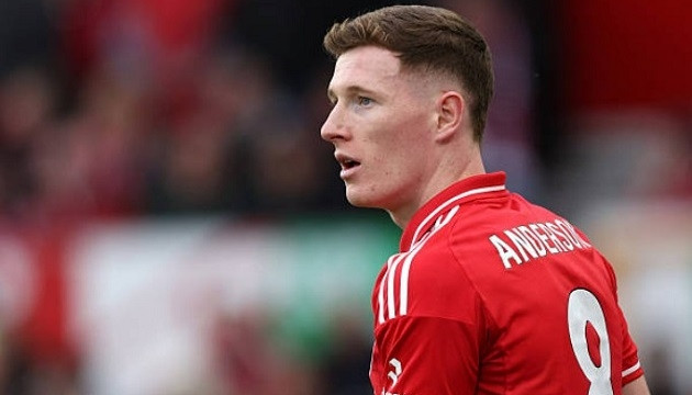 Man Utd và lời giải cho tương lai Elliot Anderson: Thực tế hơn hào quang Etihad