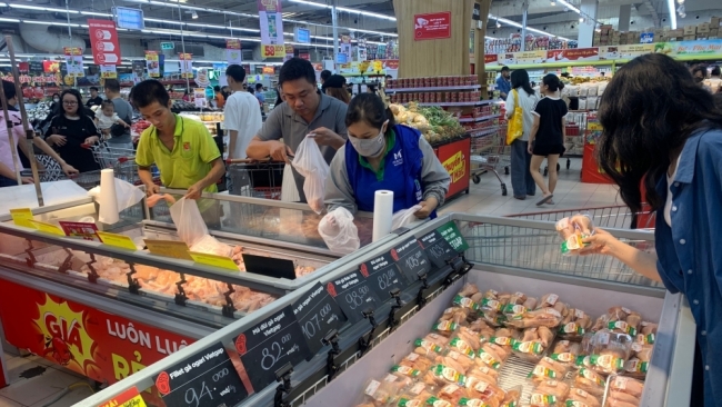 Bán lẻ tăng tốc chuẩn bị nguồn hàng, khuyến mãi lớn dịp lễ 30/4 - 1/5