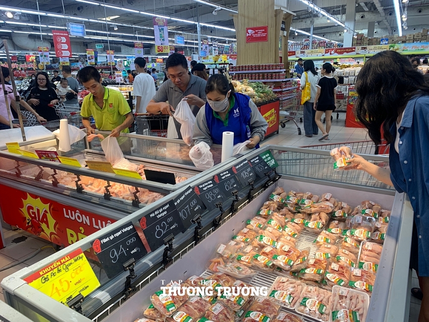 Bán lẻ tăng tốc chuẩn bị nguồn hàng, khuyến mãi lớn dịp lễ 30/4 - 1/5